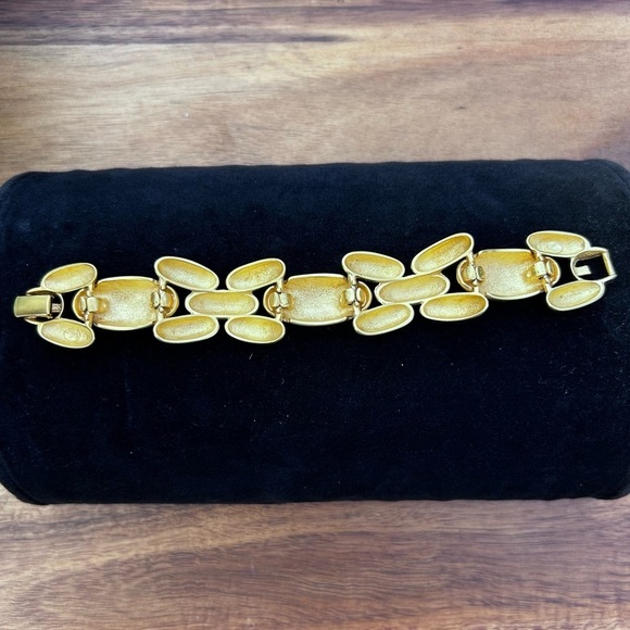 Vintage Givenchy Runway Link Brushed Matte Bracelet - Picture 7 of 10